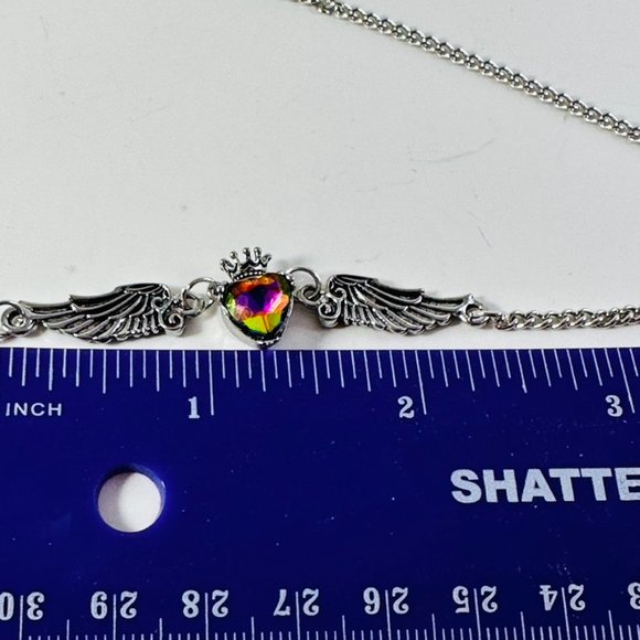 Beautiful Little winged heart articulated necklace with a vitrial Crystal Heart - Picture 5 of 8